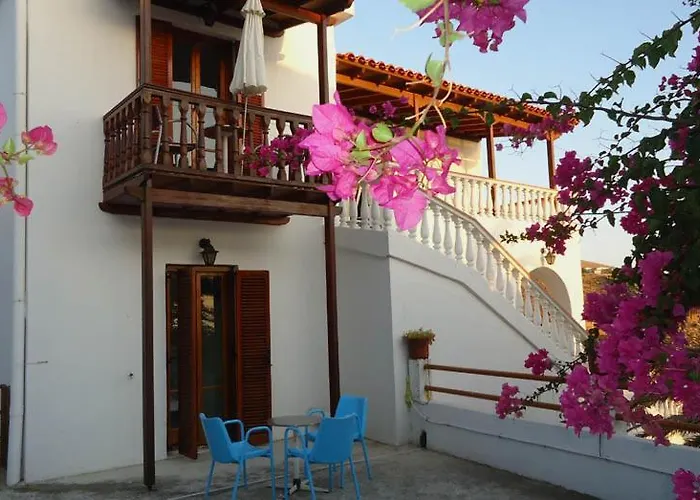 Bonatsa Bed & Breakfast 3*